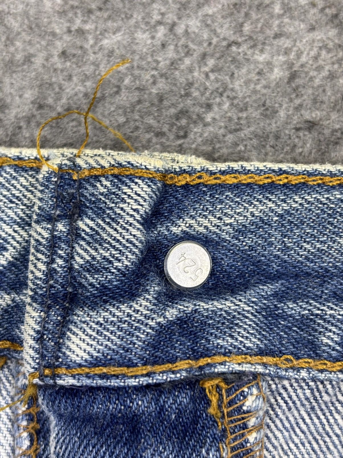 Levi's Vintage 80s Levis 501 Original Cut Medium Wash Denim F798 Size US 31 - 10 Thumbnail