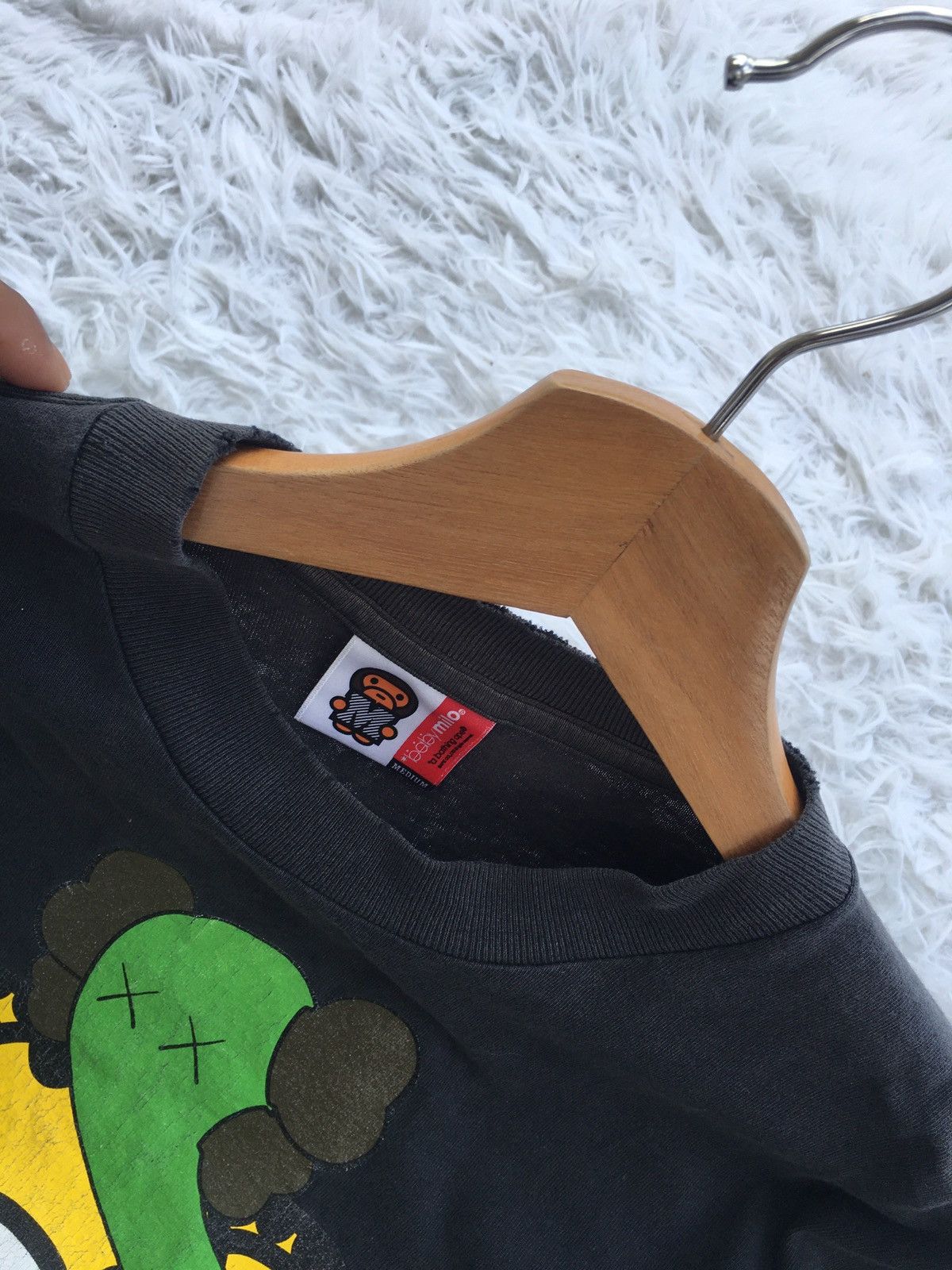 Bape × Kaws Vintage SS2006 Bape x Kaws Baby Milo Giraffe Tee Size US M / EU 48-50 / 2 - 17 Thumbnail
