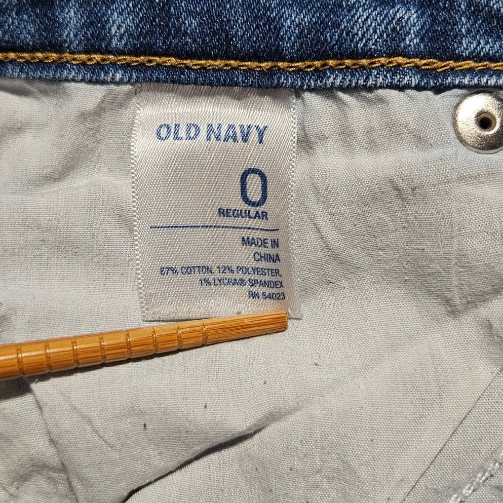 Old Navy EUC Old Navy Distressed Boyfriend Skinny Jeans Sz. 0 Regular Size 25" / US 0 / IT 36 - 6 Thumbnail