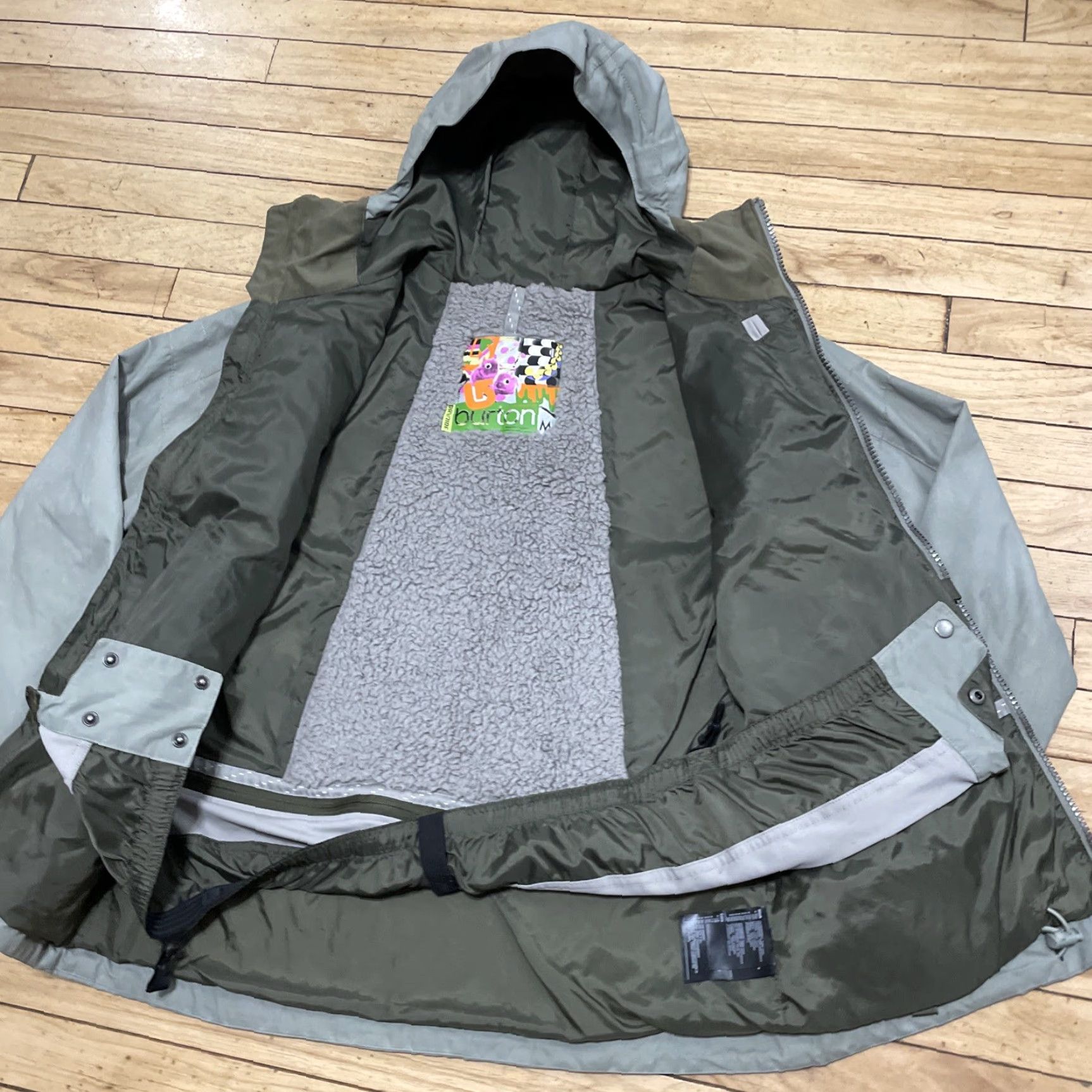 Burton VINTAGE Burton DryRide Snowboard Jacket Women M Vents Zip Gaiter Ski Snow Green Grunge Size M / US 6-8 / IT 42-44 - 3 Thumbnail