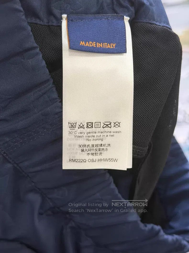 Louis Vuitton Louis Vuitton size xs Navy dark stripe logo shorts Size US 28 / EU 44 - 2 Thumbnail