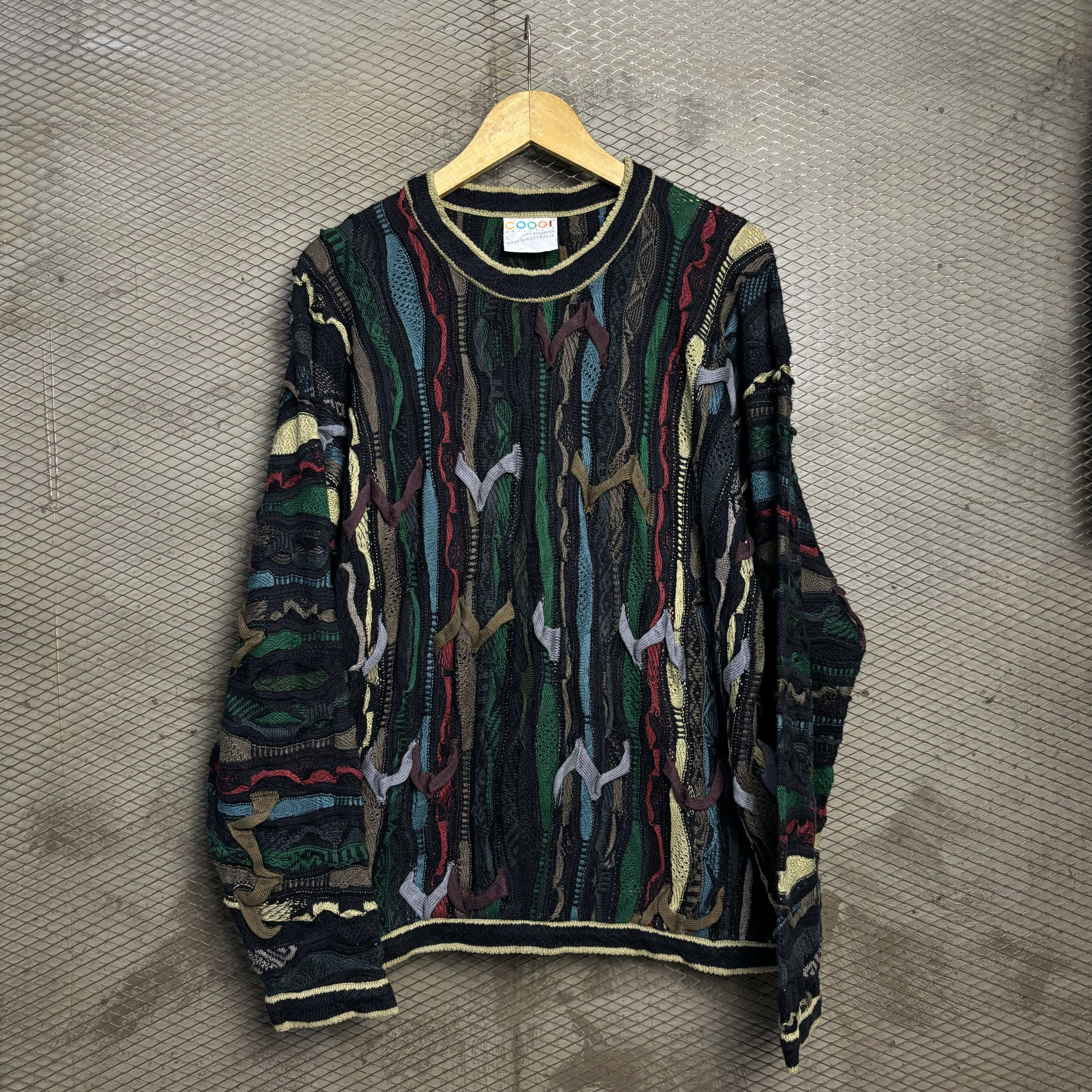 Coogi Vintage Coogi 3d Knit Sweater Size US L / EU 52-54 / 3 - 2 Thumbnail