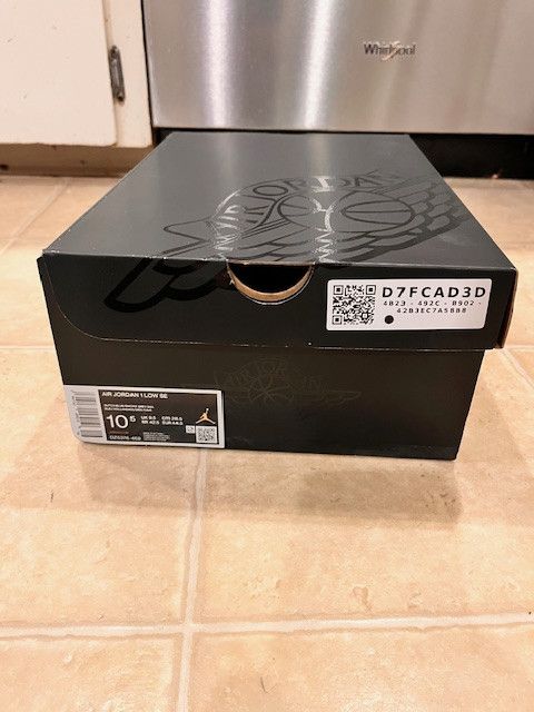 Jordan Brand × Nike Air Jordan 1 Low Tokyo 96 Size US 10.5 / EU 43-44 - 5 Thumbnail