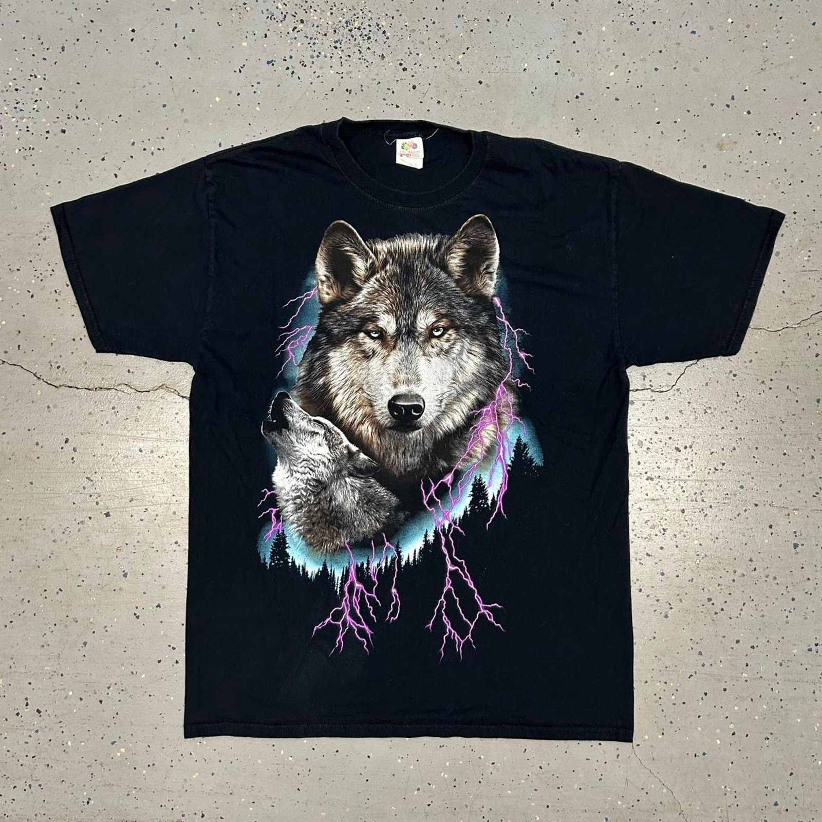 Fruit Of The Loom Y2K Black and multi-coloured wolf graphic tee Size US L / EU 52-54 / 3 - 1 Thumbnail
