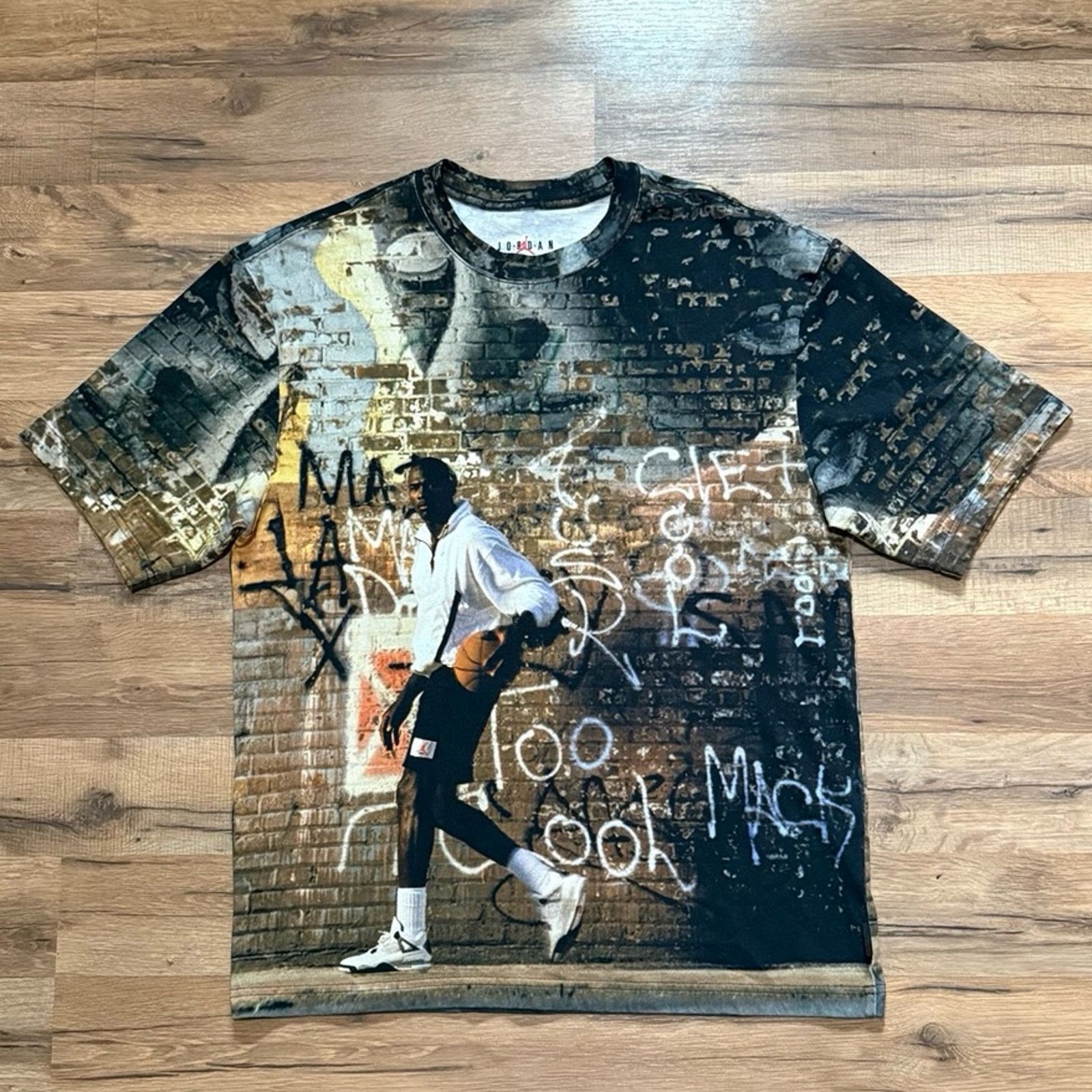 Jordan Brand NWOT Air Jordan Short Sleeve Size US M / EU 48-50 / 2 - 1 Thumbnail