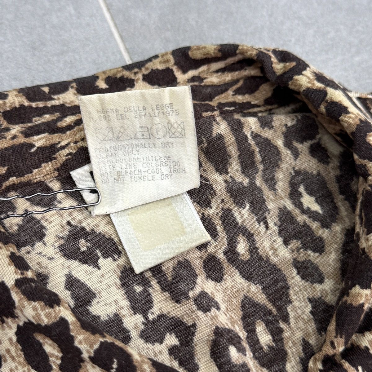 Dolce & Gabbana Vintage Dolce & Gabbana Jeans Wool Button Blouse Leopard Size M / US 6-8 / IT 42-44 - 16 Thumbnail