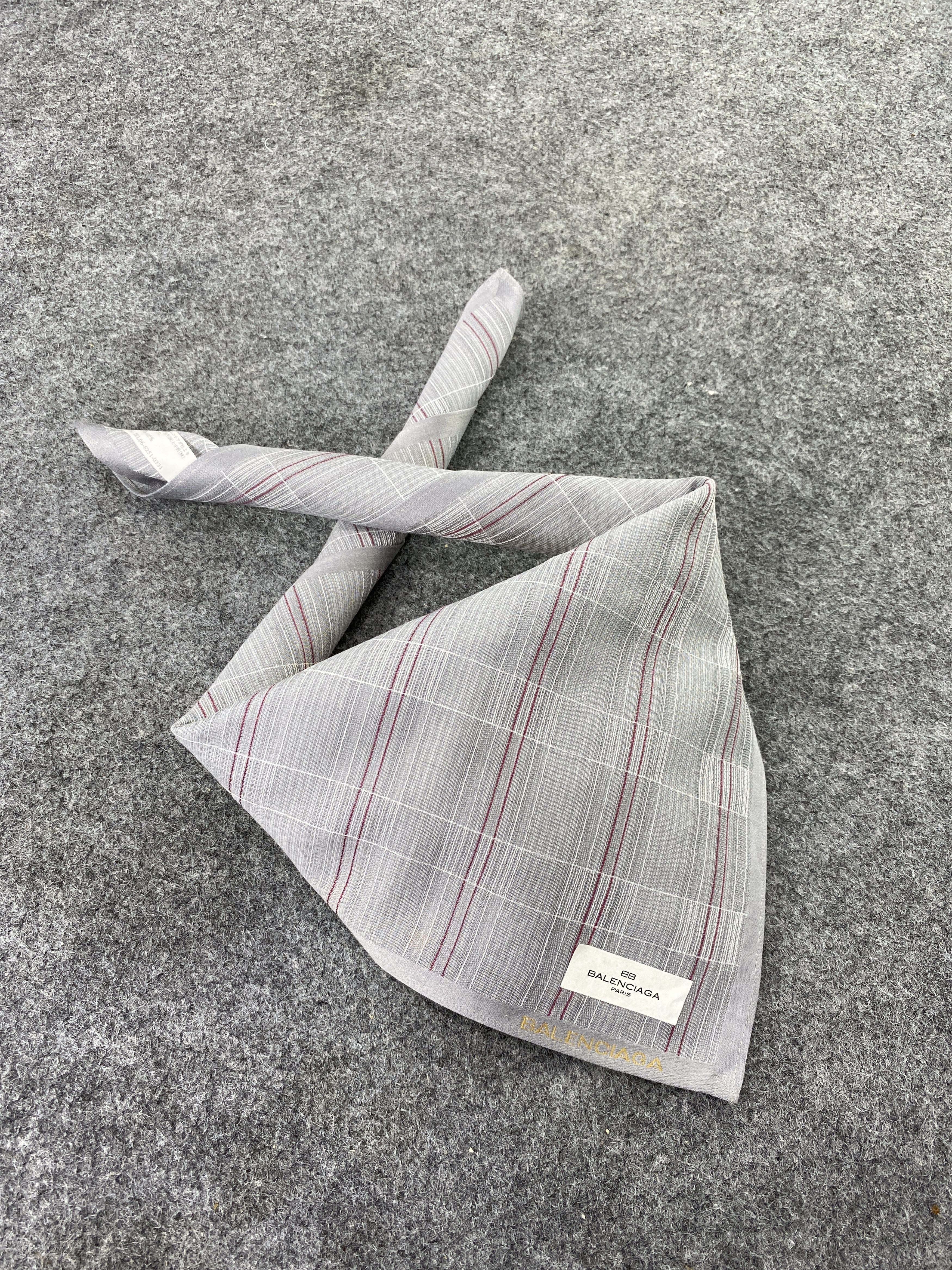 Vintage Balenciaga Handkerchief / Bandana / Neckerchief -B201 Size ONE SIZE - 1 Thumbnail