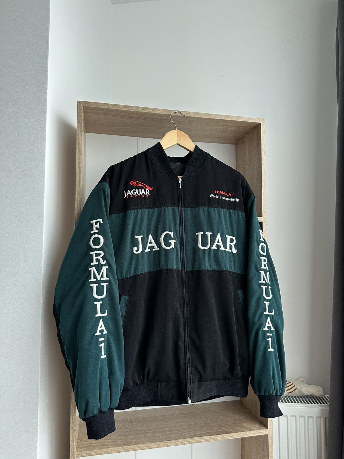 image of Vintage Jaguar Racing Formula Uno Jacket in Black, Men's (Size Large)