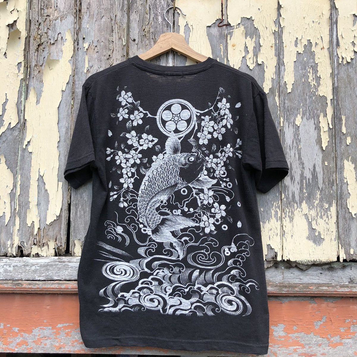 Vintage Sunfaded Sukajan Koi Fish Tshirt Size US M / EU 48-50 / 2 - 1 Thumbnail