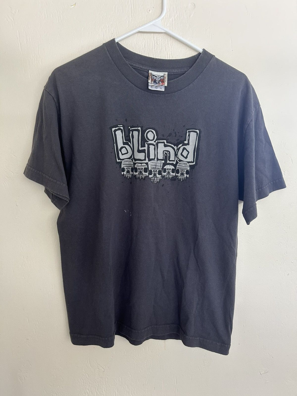 Blind Skateboards Vintage Blind Skateboards Skateboard Skulls Graphic T-shirt Size US L / EU 52-54 / 3 - 1 Thumbnail
