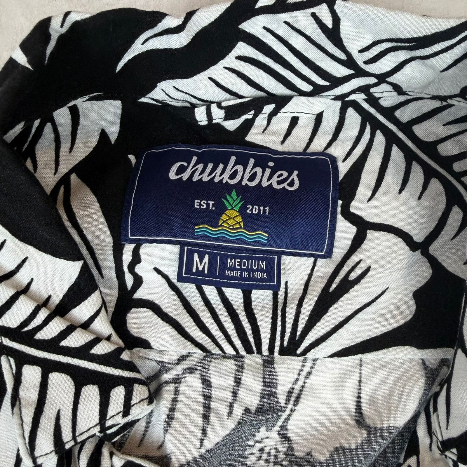 Chubbies Chubbies Medium Hawaiian Shirt Black White Floral Print Size US M / EU 48-50 / 2 - 3 Thumbnail