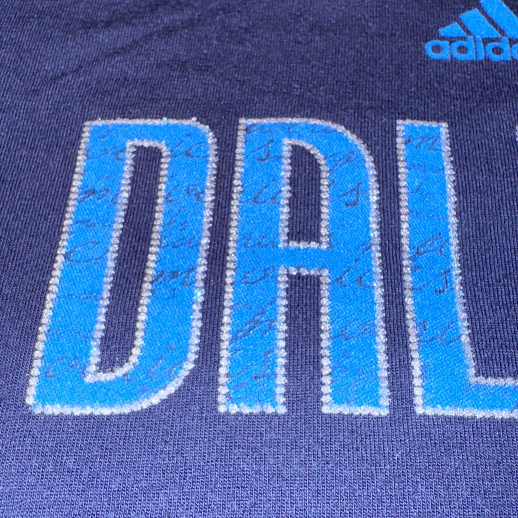 Adidas Adidas Dallas Mavericks Logo Graphic Navy Blue Tshirt L Crew Neck Casual Short Sleeve Women Regular Cotton Blend Jersey Logo Shirt Size L / US 10 / IT 46 - 3 Thumbnail