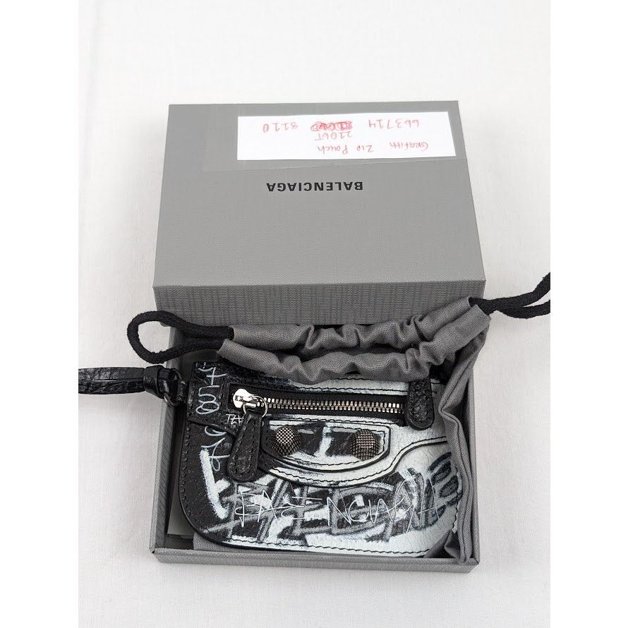Balenciaga o1rshd1 Size: OS / Grafitti Zip Pouch in Multicolor Size ONE SIZE - 13 Thumbnail