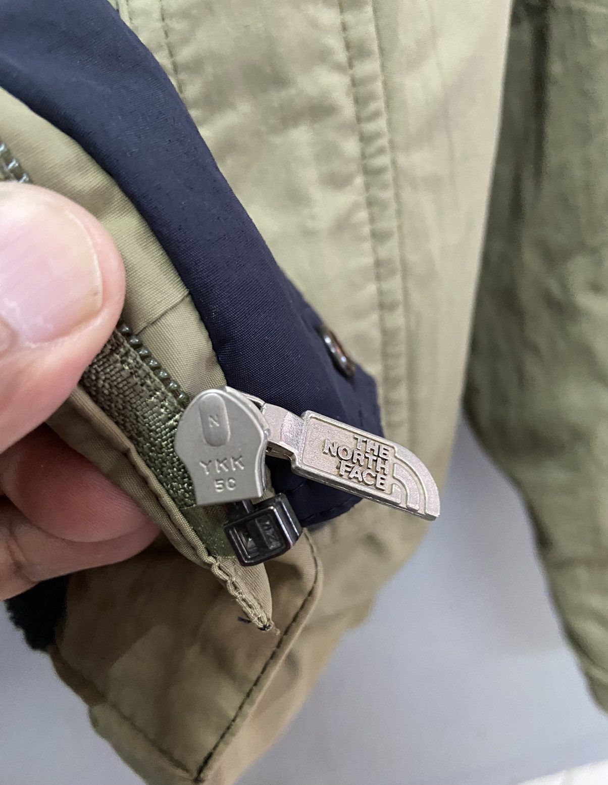 The North Face VINTAGE THE NORTH FACE SUN FADED BOMBER JACKET Size US L / EU 52-54 / 3 - 10 Thumbnail