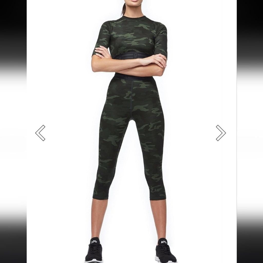 Good American Good American Green Camo Leggings & Top Size 26" / US 2 / IT 38 - 1 Thumbnail