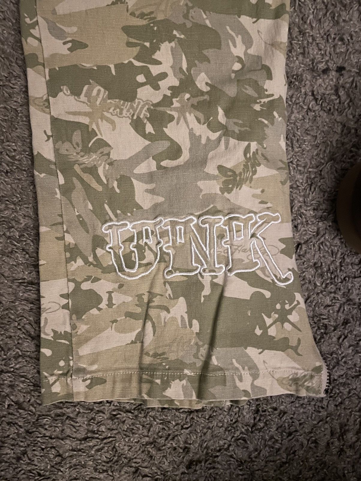 Ed Hardy × Glo Gang × Unknown London Rare unknown x chief keef x ed hardy camo pants Size US 30 / EU 46 - 8 Thumbnail