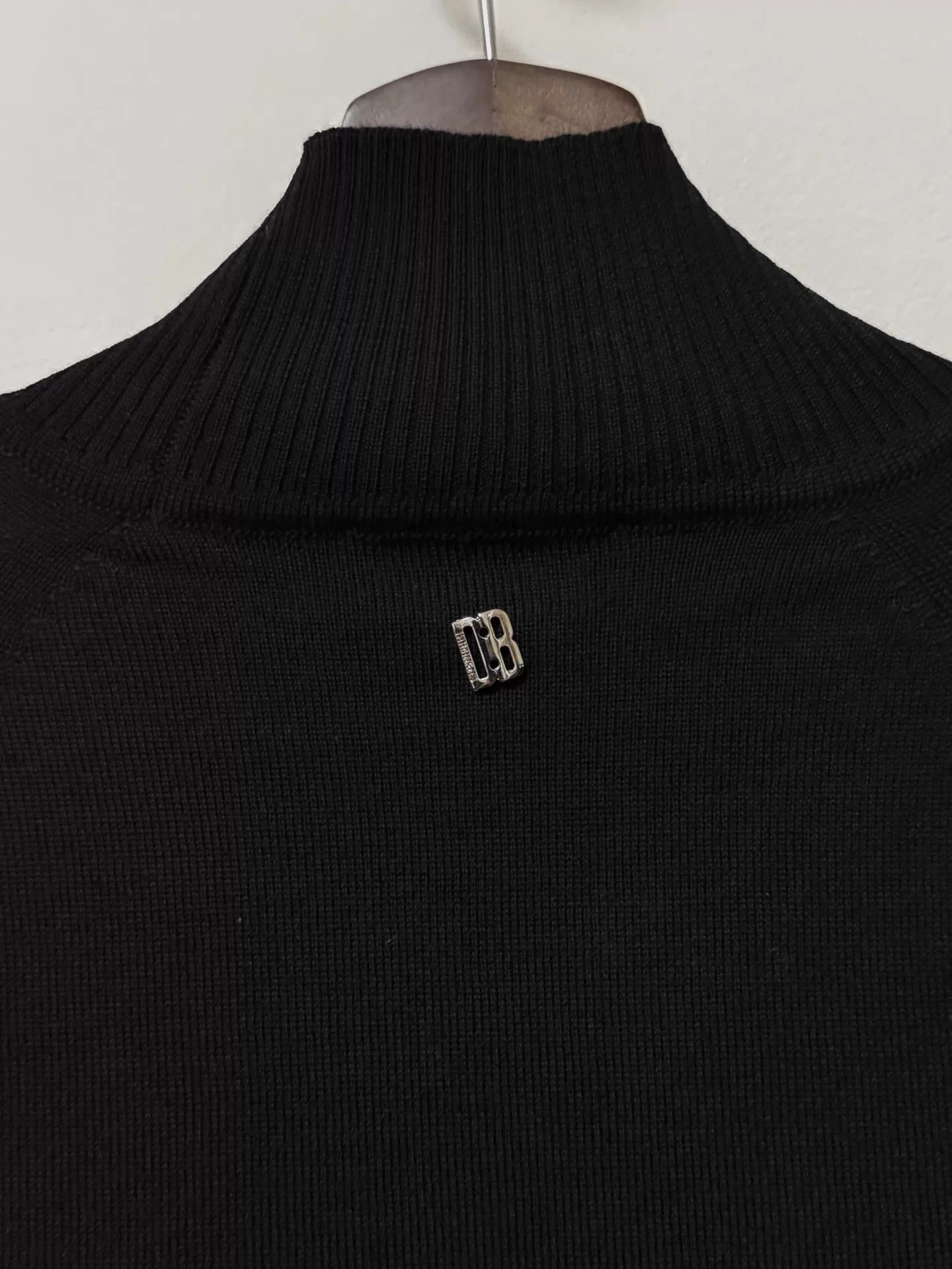 Dirk Bikkembergs dirk bikkembergs leather paneled t-neck wool-sheepskin s Size US S / EU 44-46 / 1 - 1 Thumbnail