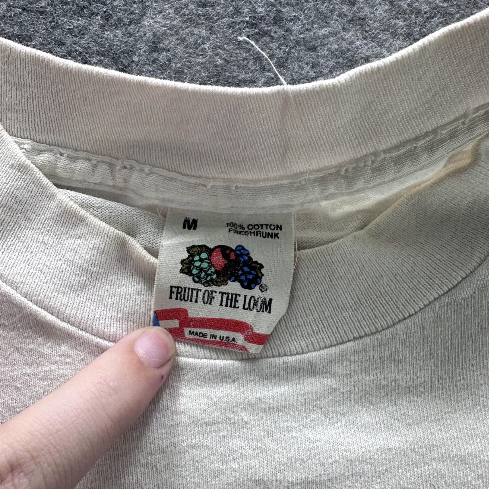 Fruit Of The Loom VINTAGE Trunk Bay St John Shirt Mens M White Graphic 80s USA Fruit of the Loom Shirt Mens Size US M / EU 48-50 / 2 - 6 Thumbnail