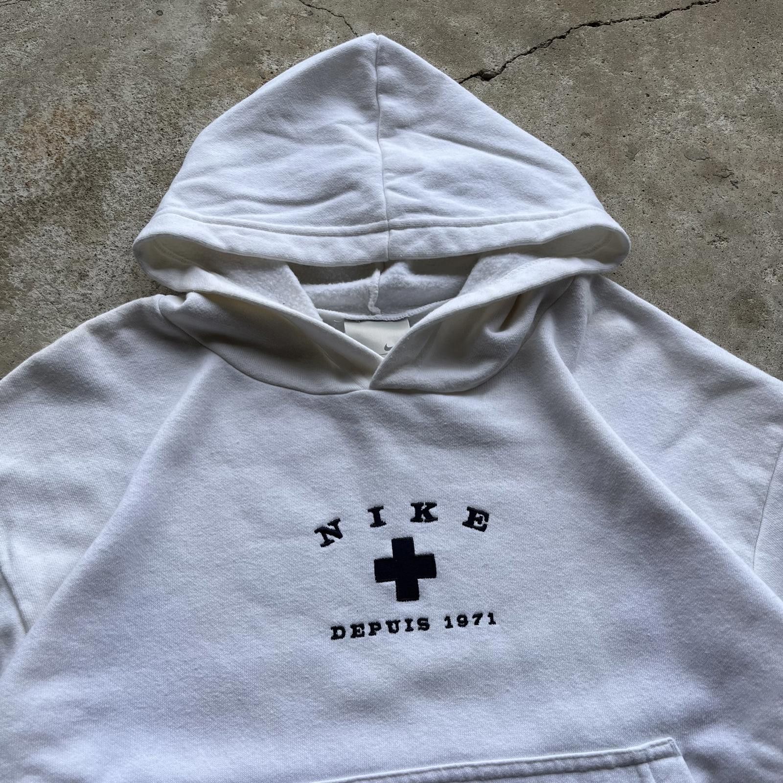 Nike × Vintage Vintage Y2K Nike Grunge Embroidered Cropped Center Hoodie Size L / US 10 / IT 46 - 2 Thumbnail
