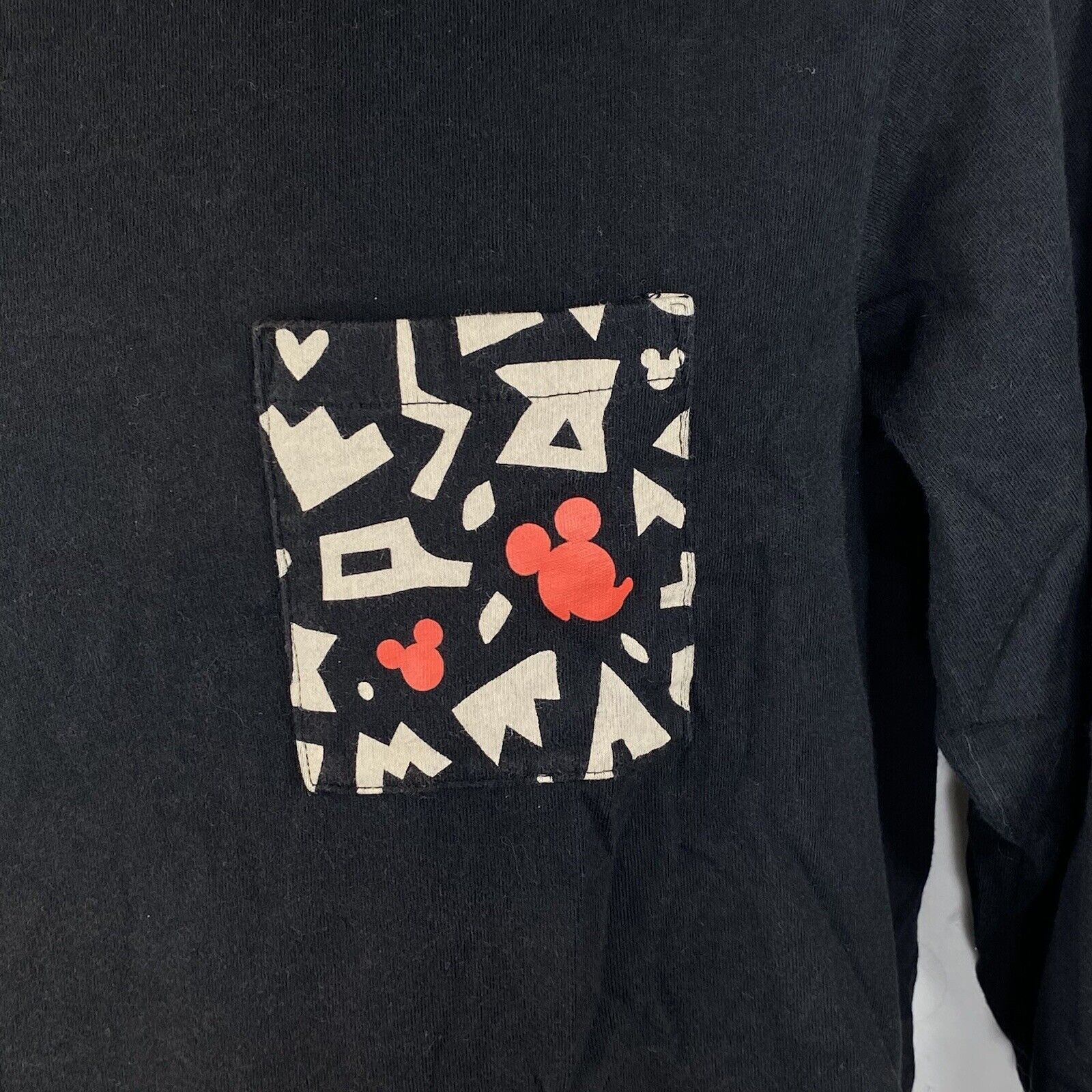Uniqlo Disney Uniqlo Mickey Mouse Pocket T Shirt 3/4 Length Sleeves Size S / US 4 / IT 40 - 3 Thumbnail