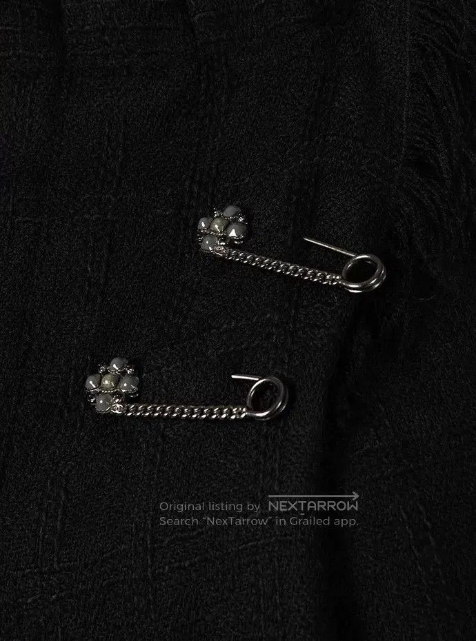 Chanel CHANEL Sleeveless Wool Coat with Brooch. Size XS / US 0-2 / IT 36-38 - 5 Thumbnail