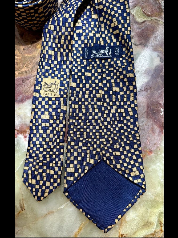 Hermes VINTAGE 1990s HERMES TIE NAVY GOLD GEOMETRIC SQUARES 7679 TA Size ONE SIZE - 3 Thumbnail