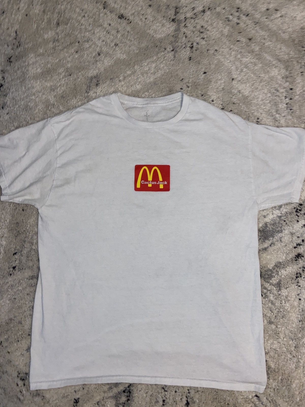 Travis Scott Travis Scott x McDonalds tee Size US L / EU 52-54 / 3 - 1 Thumbnail