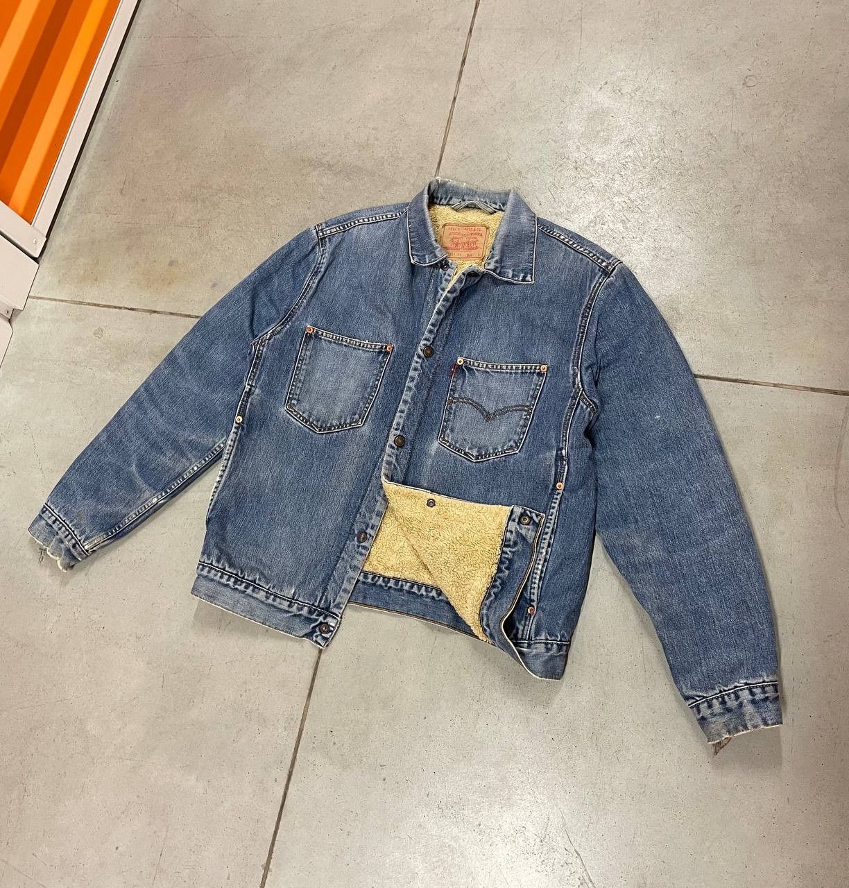 Levi's Distressed Rare Vintage Levi's Sherpa Denim Chore Jacket Size US L / EU 52-54 / 3 - 1 Thumbnail