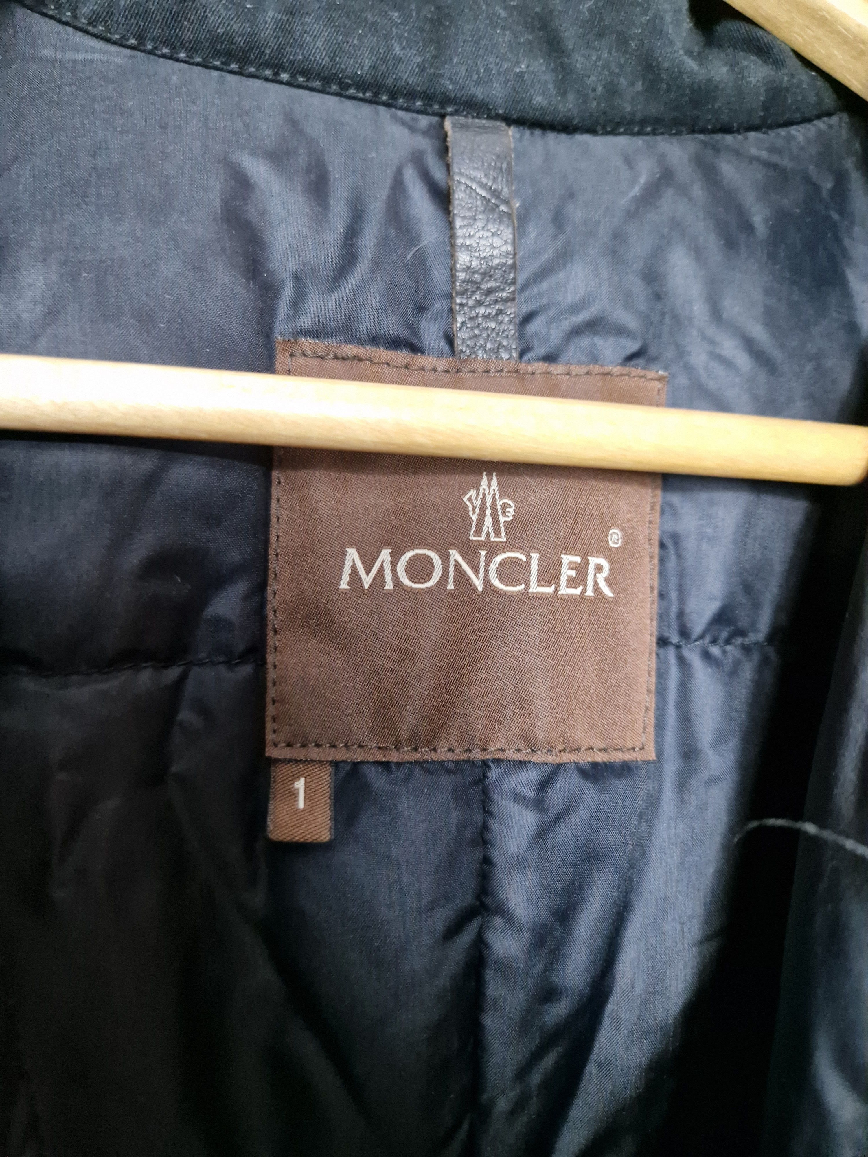 Moncler × Vintage Moncler black vintage down coat Size S / US 4 / IT 40 - 8 Thumbnail