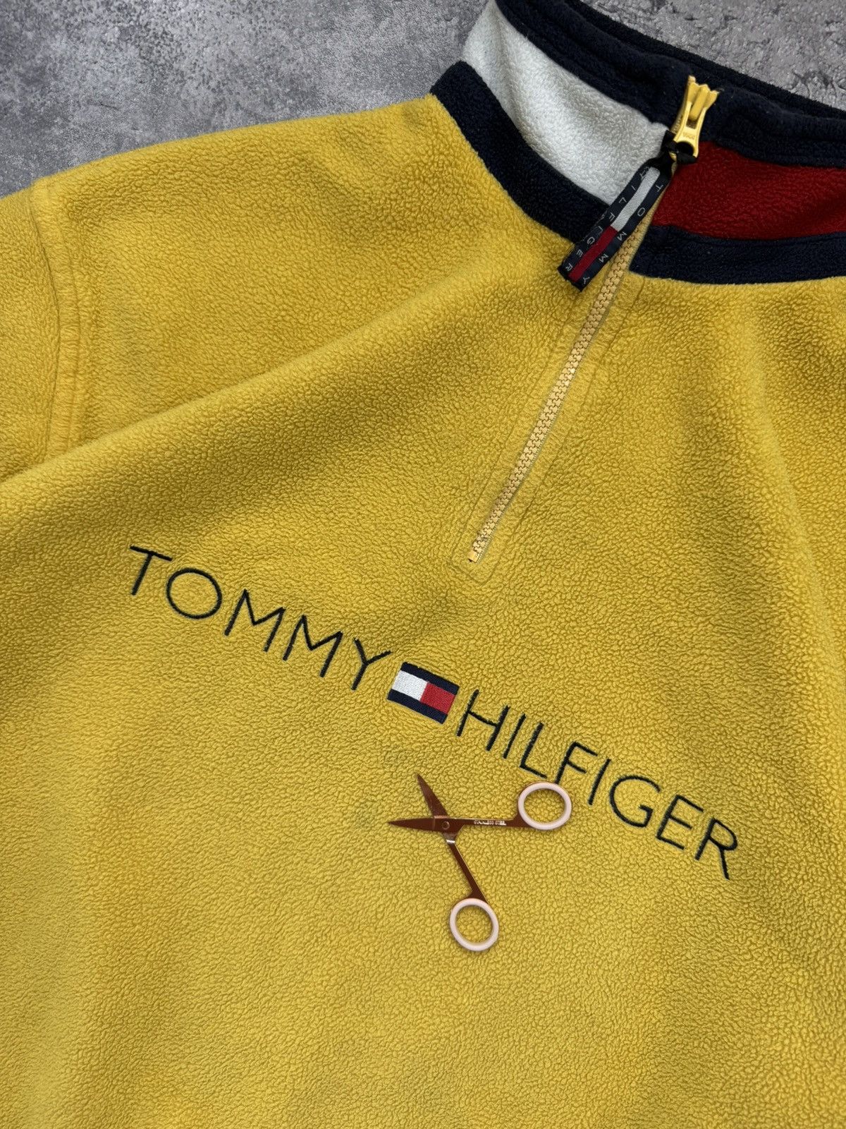 Tommy Hilfiger Vintage Tommy Hilfiger Fleece 1/4 Zip Jacket Big Logo Y2K Size US L / EU 52-54 / 3 - 15 Thumbnail