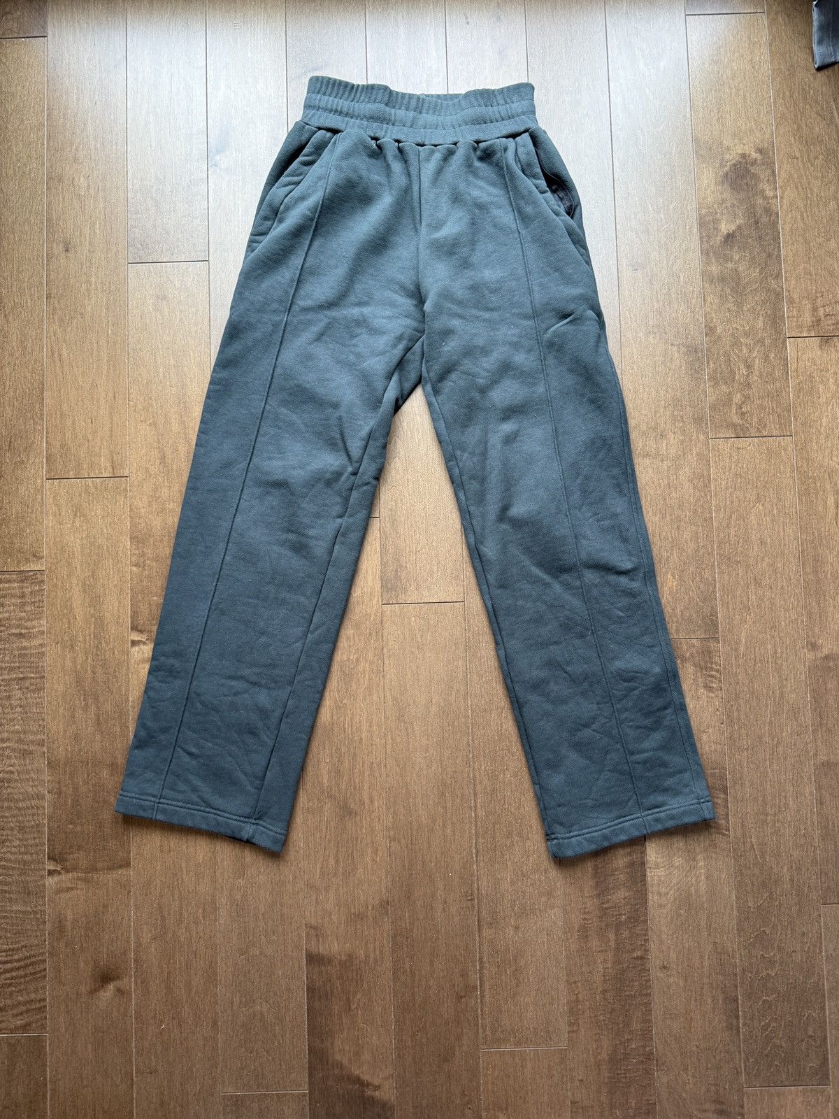 Florence Black Florence Black - Vintage Black Essential Sweatpants size XS Size US 28 / EU 44 - 1 Thumbnail