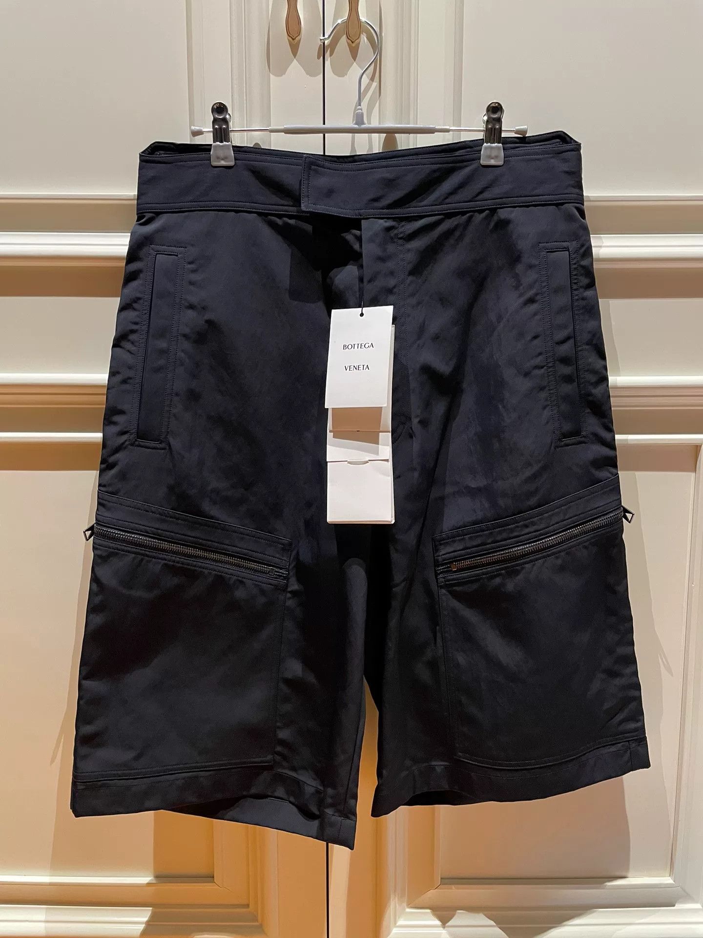 Bottega Veneta Bottega Veneta Men's Cargo Shorts Size US 41 - 1 Thumbnail
