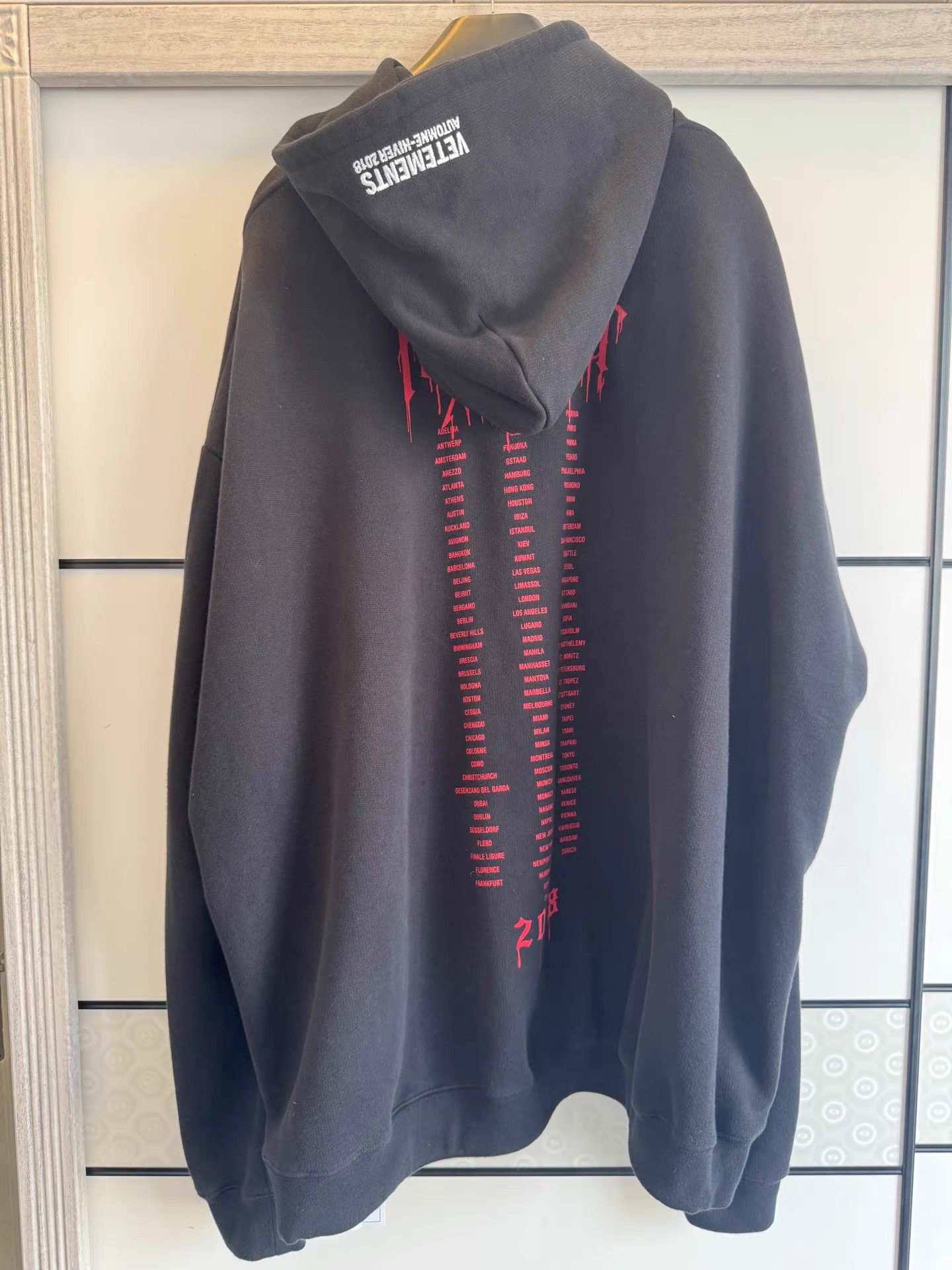Vetements vetements 18ss Blood Drop Sanskrit Thick Sweatshirt Size US M / EU 48-50 / 2 - 2 Thumbnail