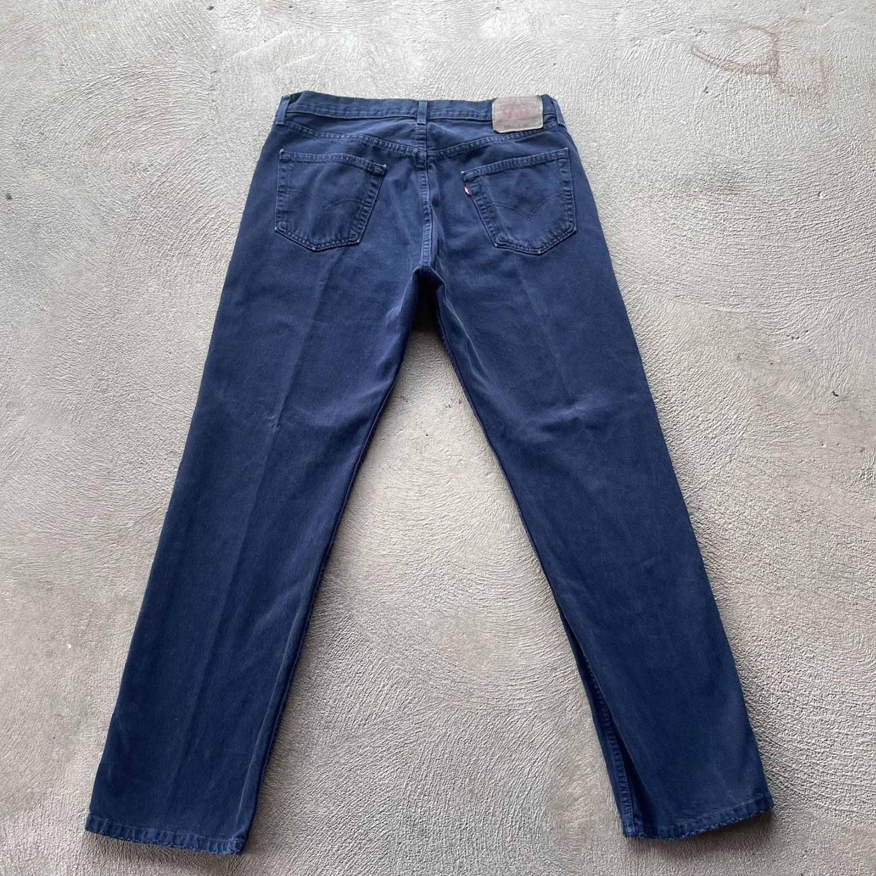 Levi's VINTAGE Levi's 501 Jeans Mens 38x32 Blue Denim Button Fly Straight Fit 80s 90s USA Size US 38 / EU 54 - 2 Thumbnail