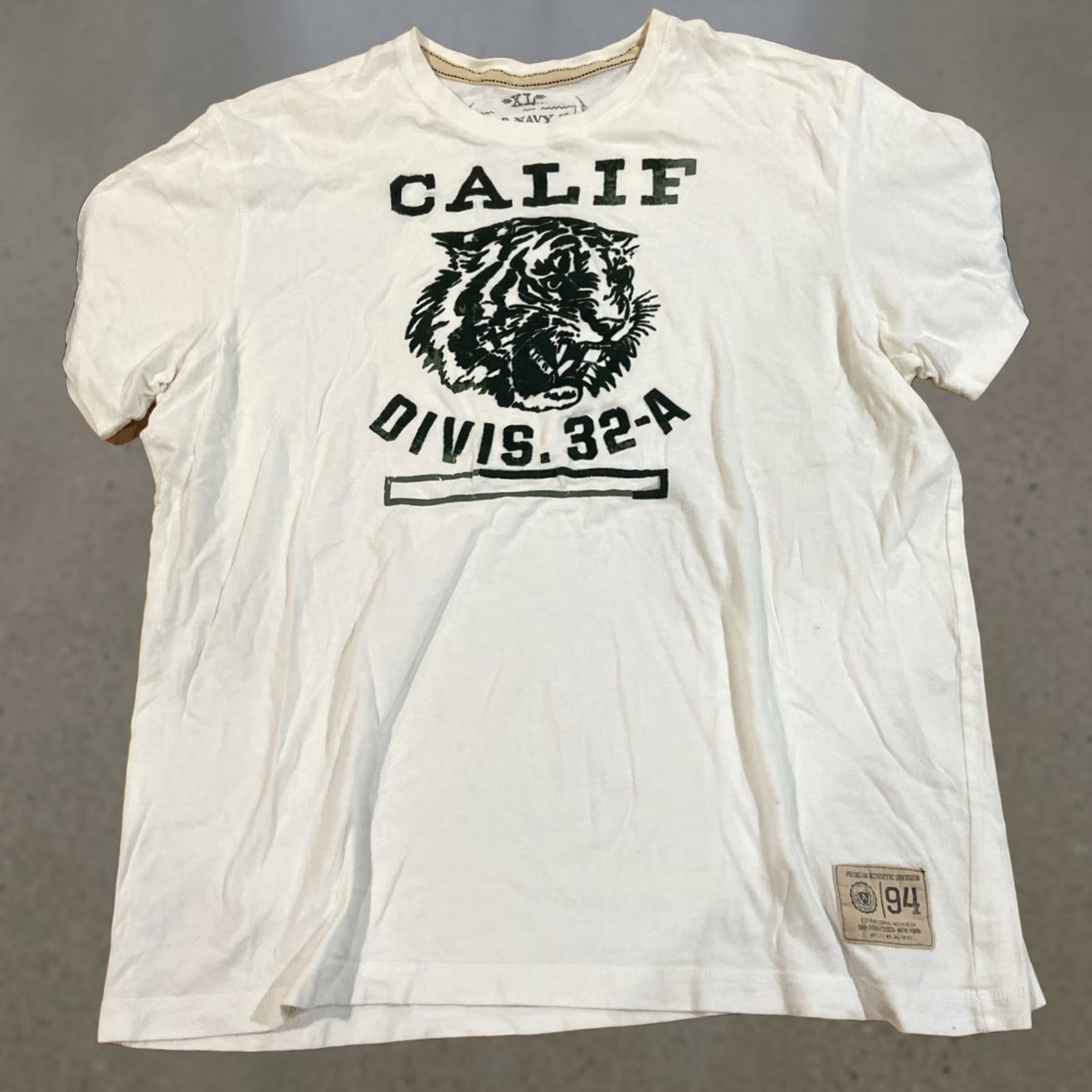Old Navy VINTAGE Old Navy T-Shirt Tiger White XL Mens Crew Neck Short Sleeve Y2K 90s Roaring Size US XL / EU 56 / 4 - 1 Thumbnail