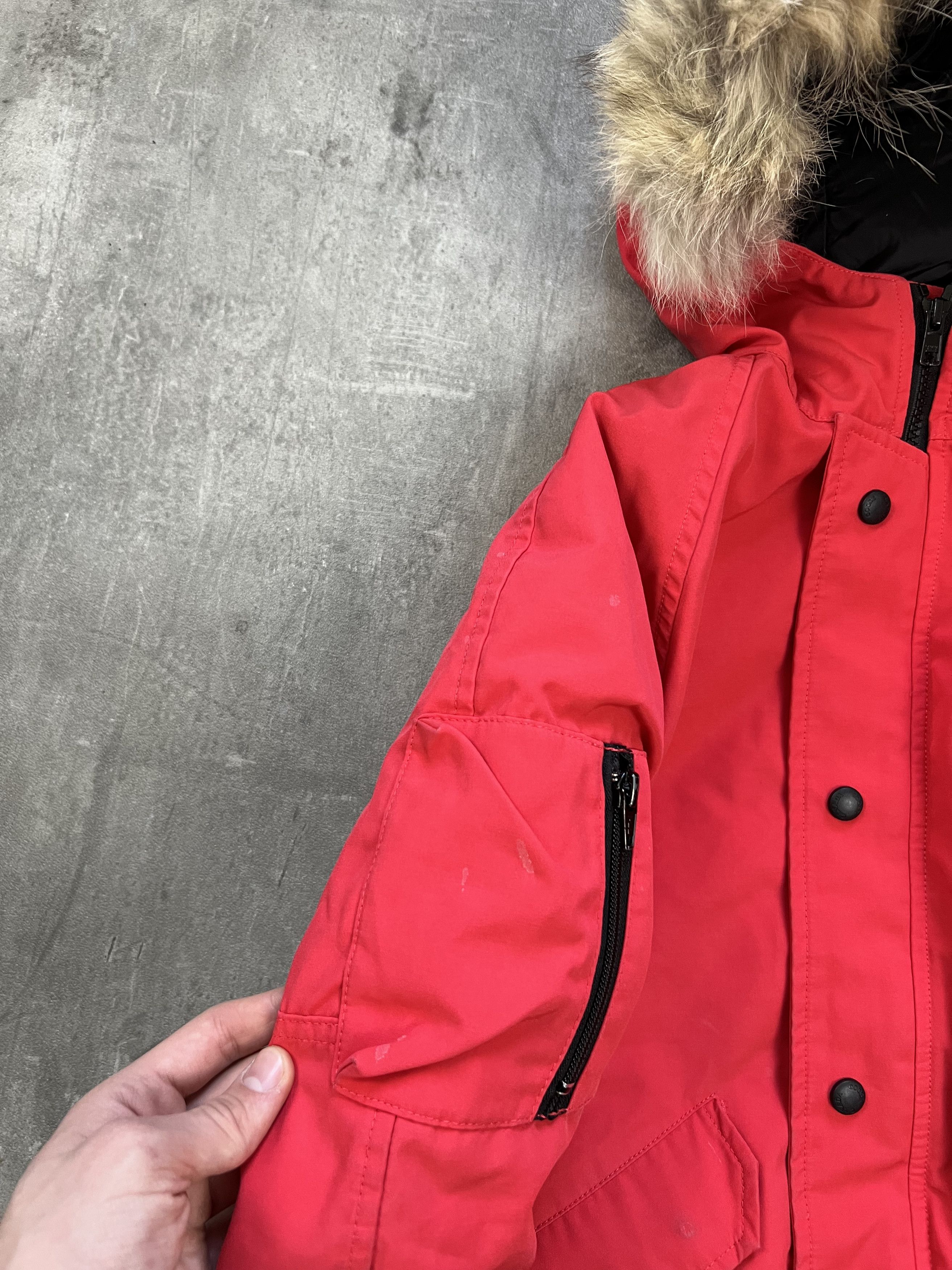 Canada Goose canada goose puffer bomber size (18) like S-M legit luxury Size US S / EU 44-46 / 1 - 4 Thumbnail