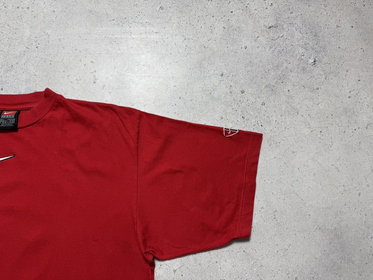 Nike Nike Vintage 90’s Center Swoosh T-Shirt Red Size US L / EU 52-54 / 3 - 2 Thumbnail