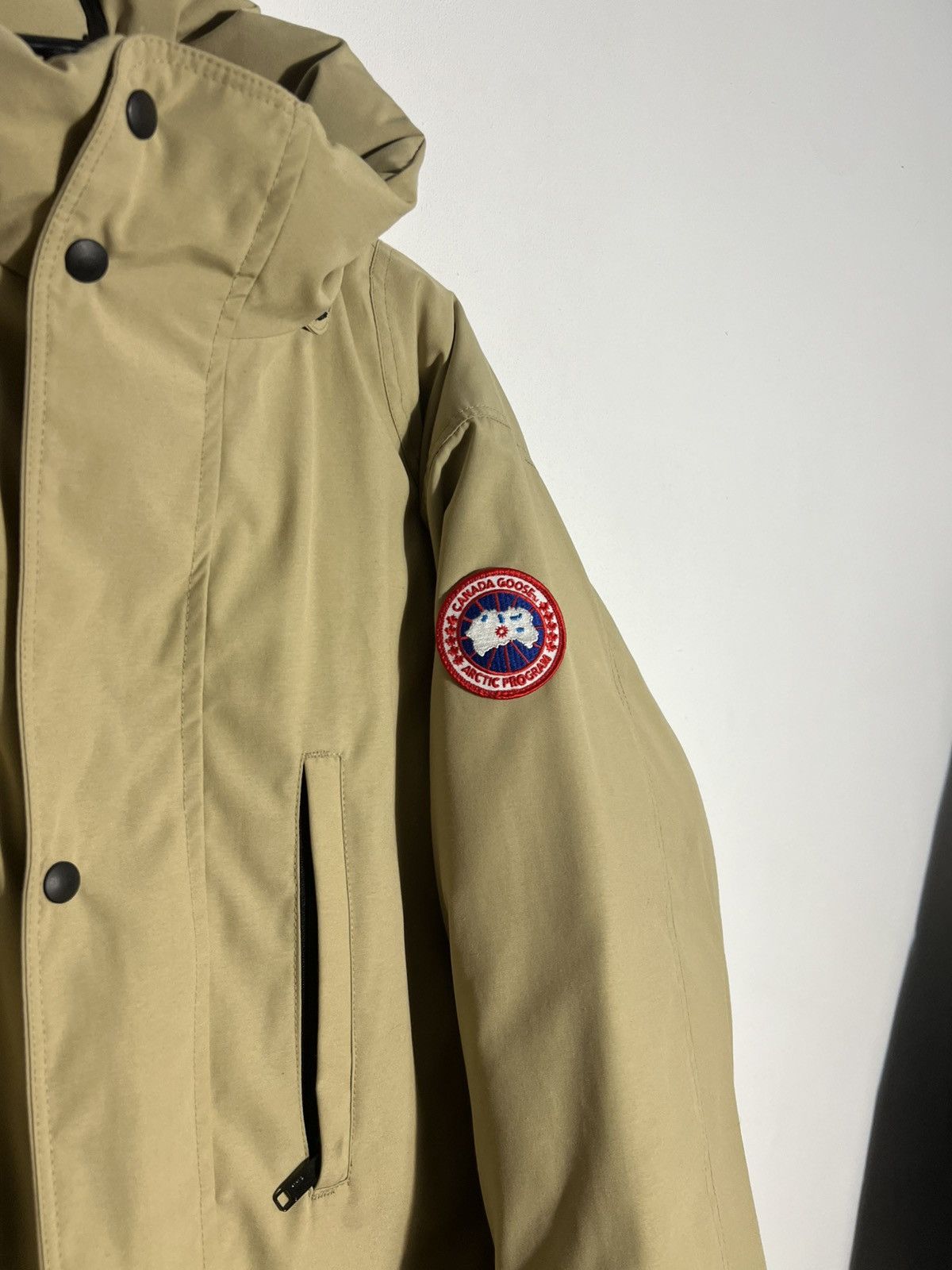 Canada Goose Canada Goose Puffer Jacket Size L Size US L / EU 52-54 / 3 - 2 Thumbnail