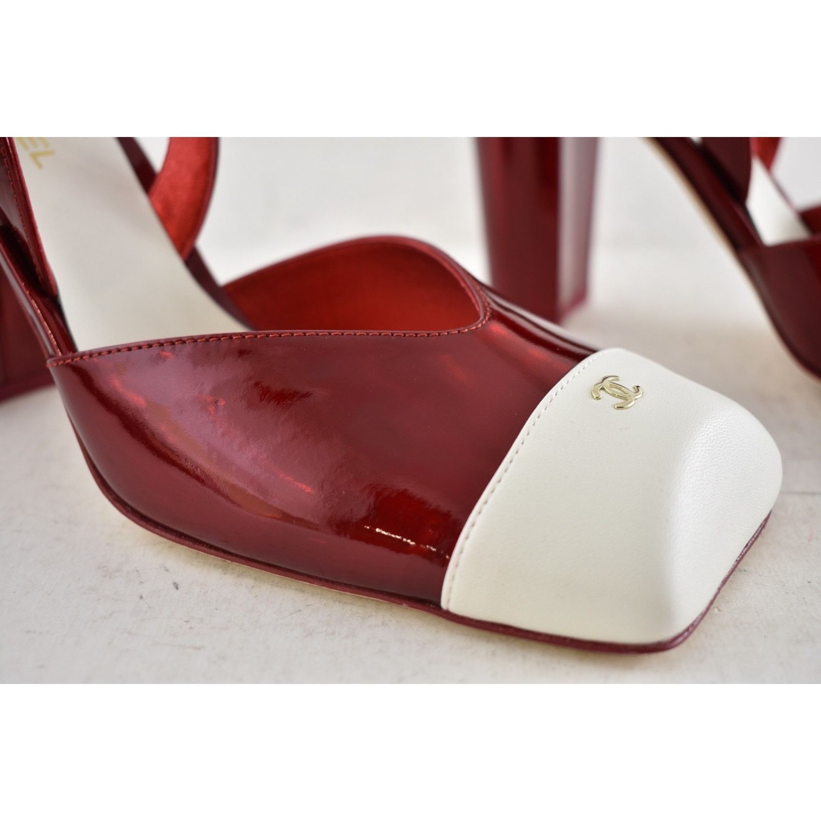 Chanel Chanel 26S Red White Square Toe CC Logo Slingback Pump 40 Size US 9 / IT 39 - 5 Thumbnail