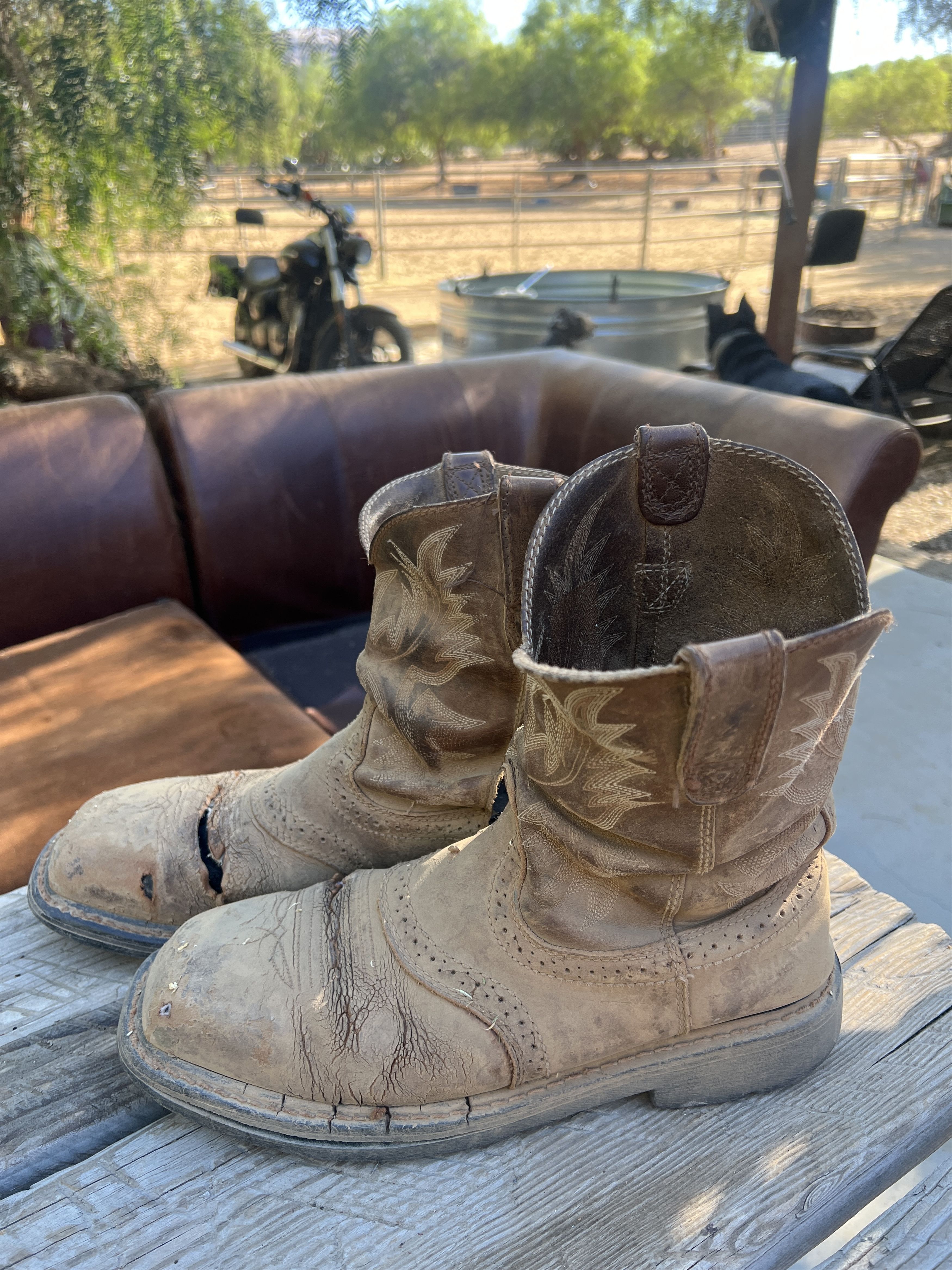Ariat Steel-toed, Ariat cowboy boots Size US 10 / EU 43 - 2 Thumbnail