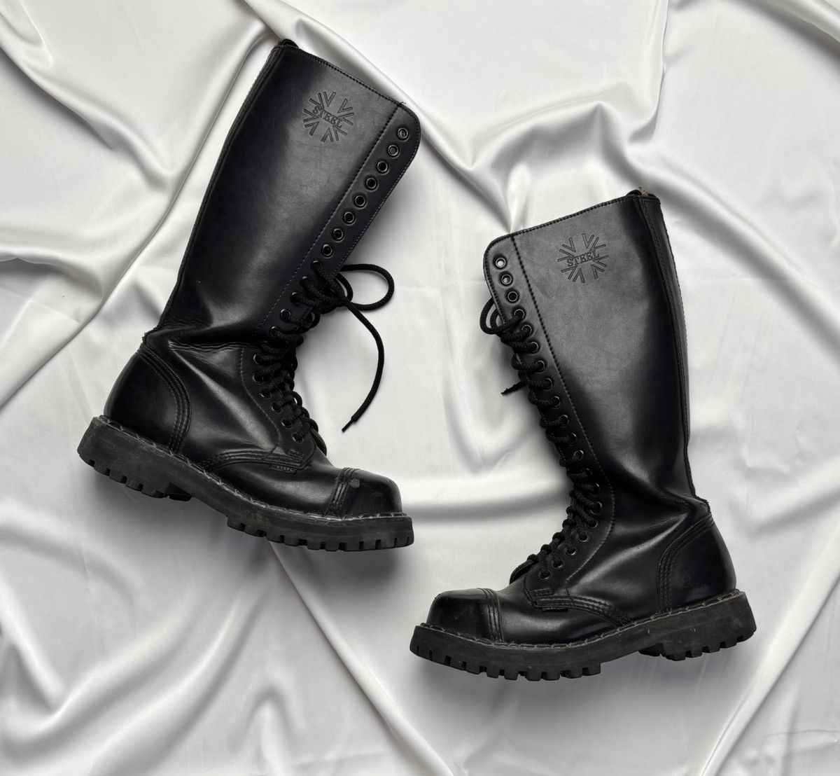 Vintage Steel gothic punk lace up heavy boots