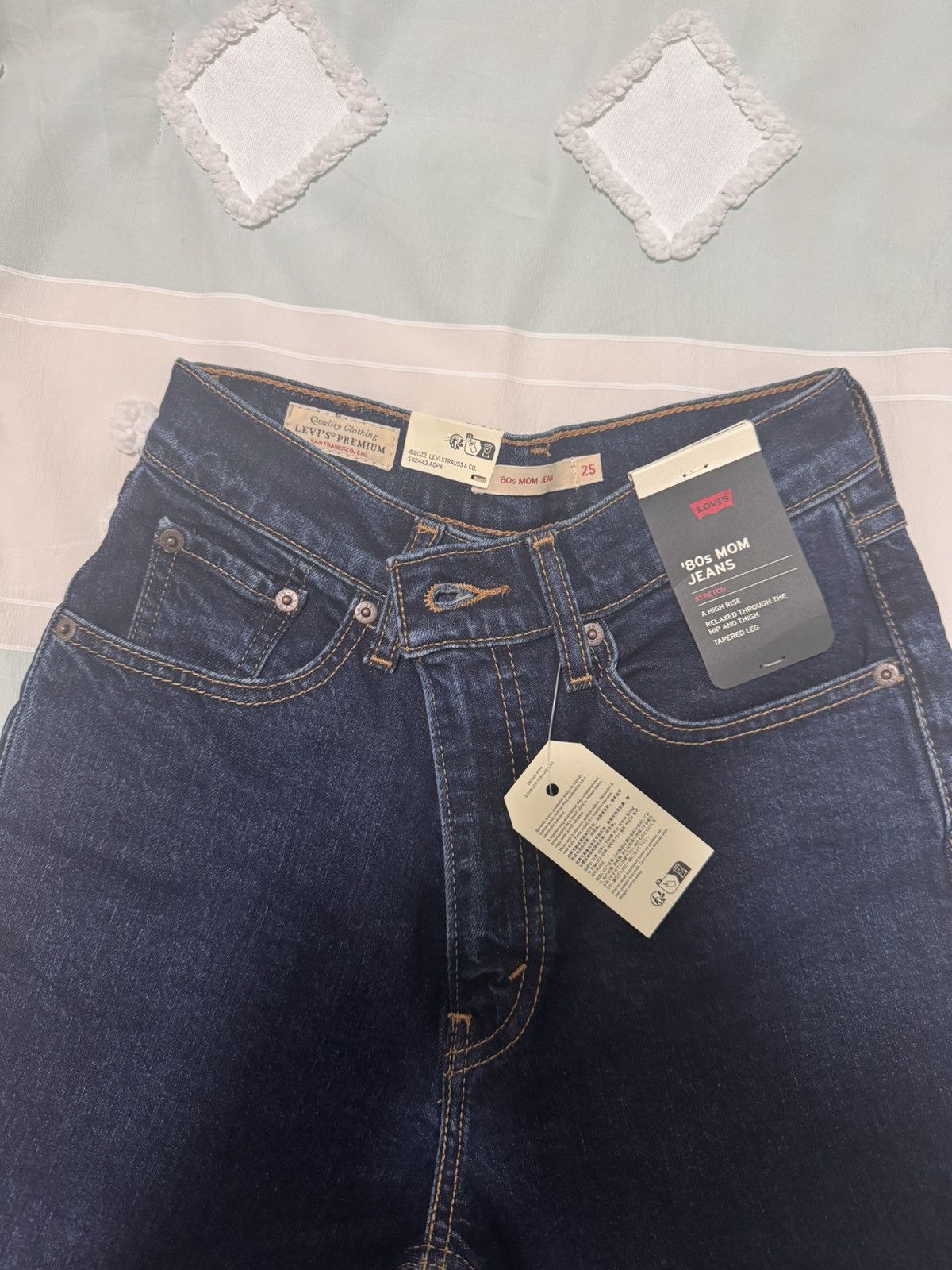 Levi's 80s Mom Jeans 25 x 28 Size 25" / US 0 / IT 36 - 1 Thumbnail