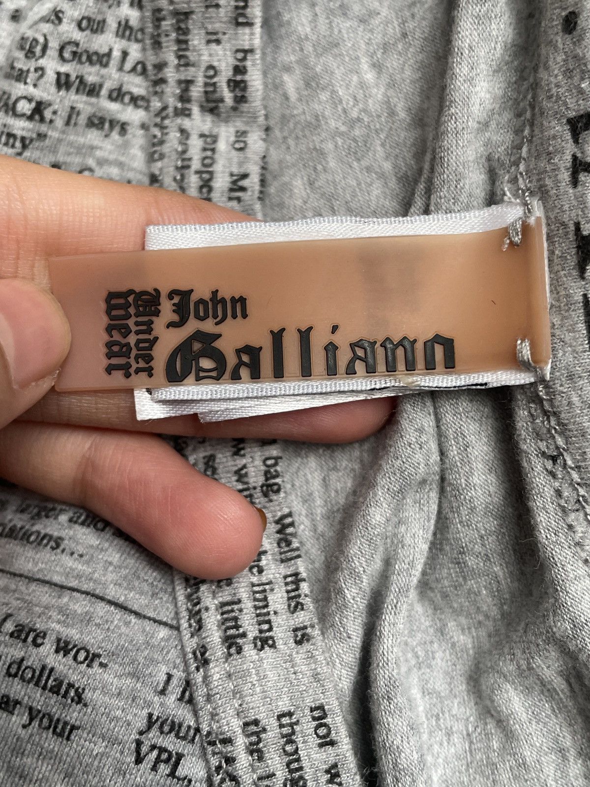 Just Cavalli Vintage John Galliano Gazette Newspaper V neck T-shirt 2000s Size US S / EU 44-46 / 1 - 9 Thumbnail