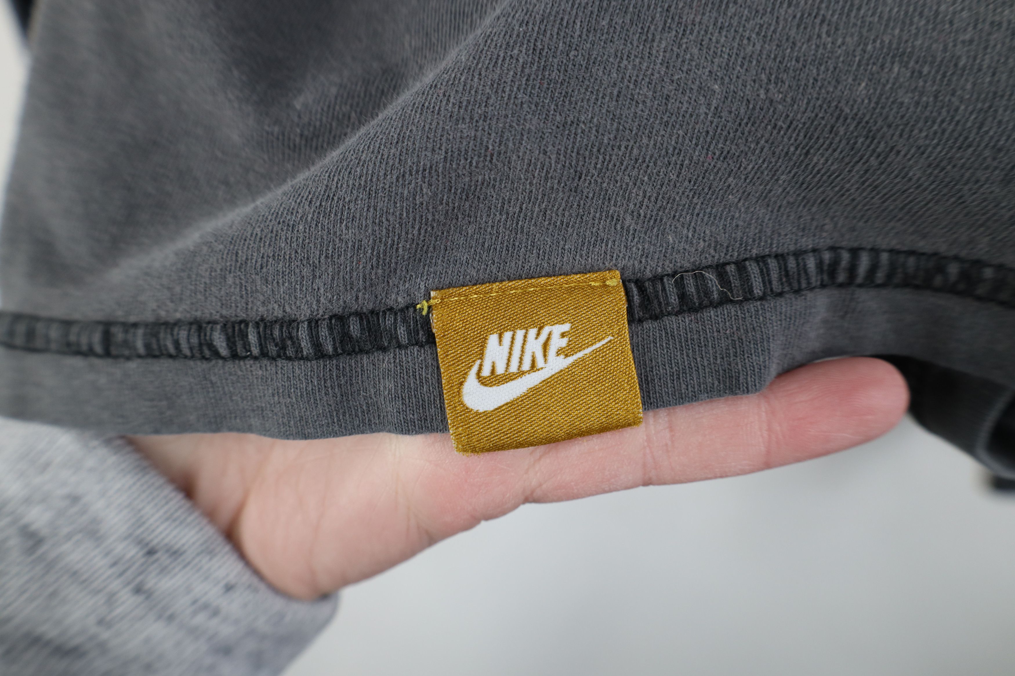 Nike Vintage Y2K Nike Scott Big Center Swoosh Long Sleeve T-Shirt Size US L / EU 52-54 / 3 - 8 Thumbnail