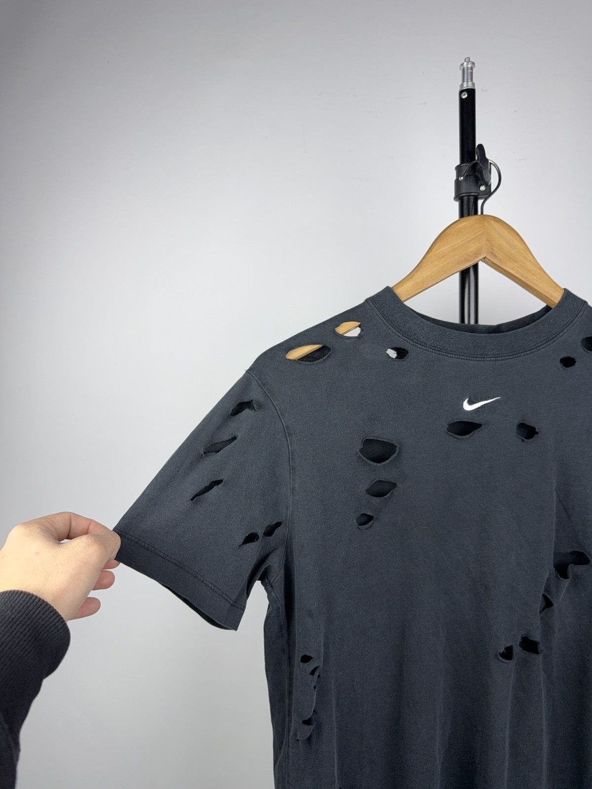 Nike 00s Nike Black Distressed Tee Central Swoosh Y2K Grunge Size US XS / EU 42 / 0 - 3 Thumbnail