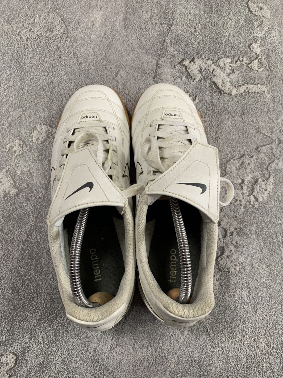 Nike 2009 Nike Tiempo Natural II Leather Futsal Shoes Size EU 43 Size US 9 / EU 42 - 11 Thumbnail