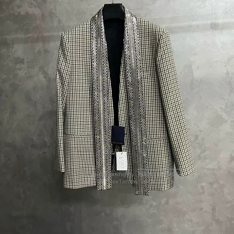 Louis Vuitton Louis Vuitton Grey wool-blend blazer jacket Size US XS / EU 42 / 0 - 1 Thumbnail