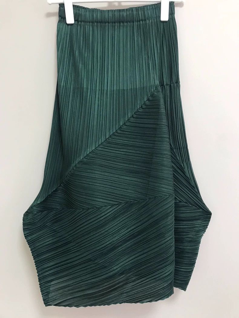 Issey Miyake Issey Miyake size:3 Green irregular-shaped skirt Size 42" / US 20 - 3 Thumbnail