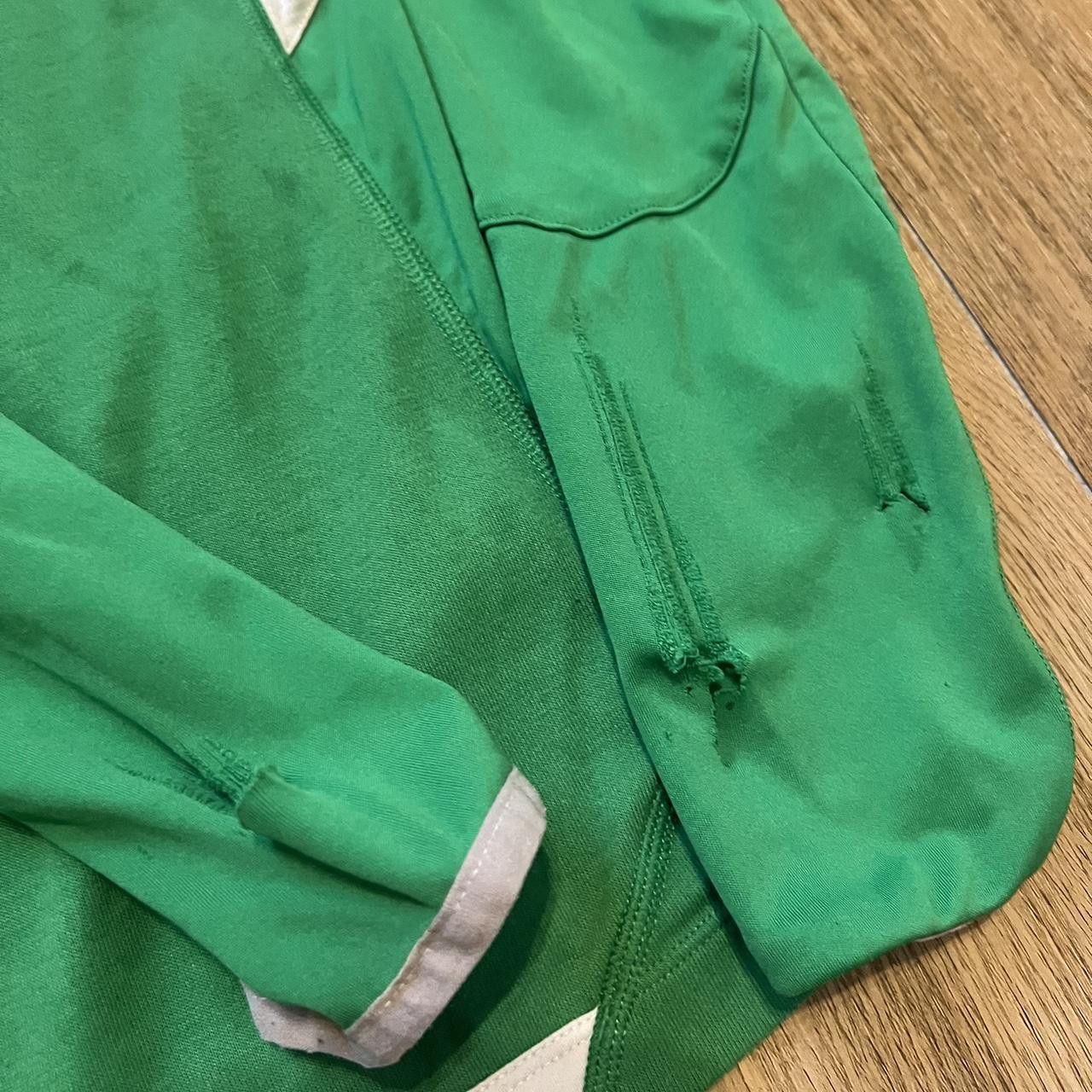 Other 2012-13 Jones Goalkeeper Liverpool FC green training top Size US XS / EU 42 / 0 - 7 Thumbnail
