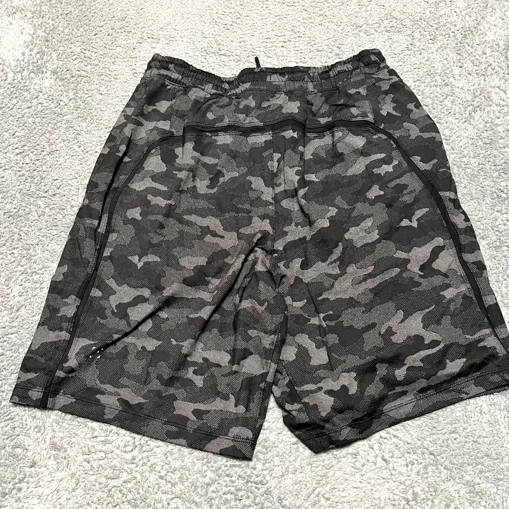 Lululemon Lululemon Shorts Mens M Gray Pace Breaker Camo Running Athletic liner cut out Size US 31 - 3 Thumbnail